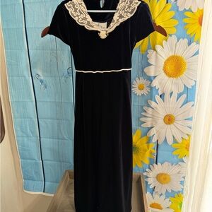 Sarah Too Black Velvet Dress with Ivory Lace Trim for girls size 7